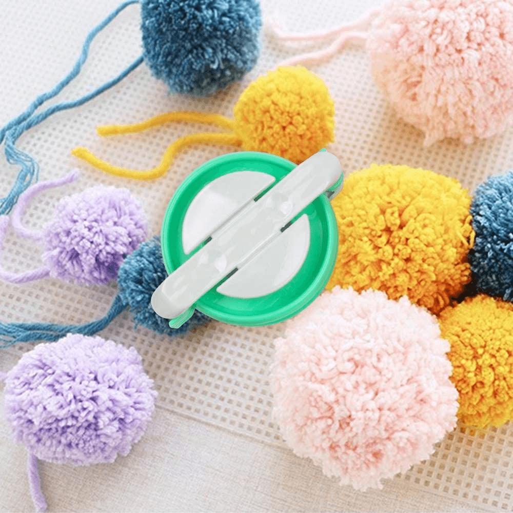 DIY Pom Pom Maker 4 Piece Set