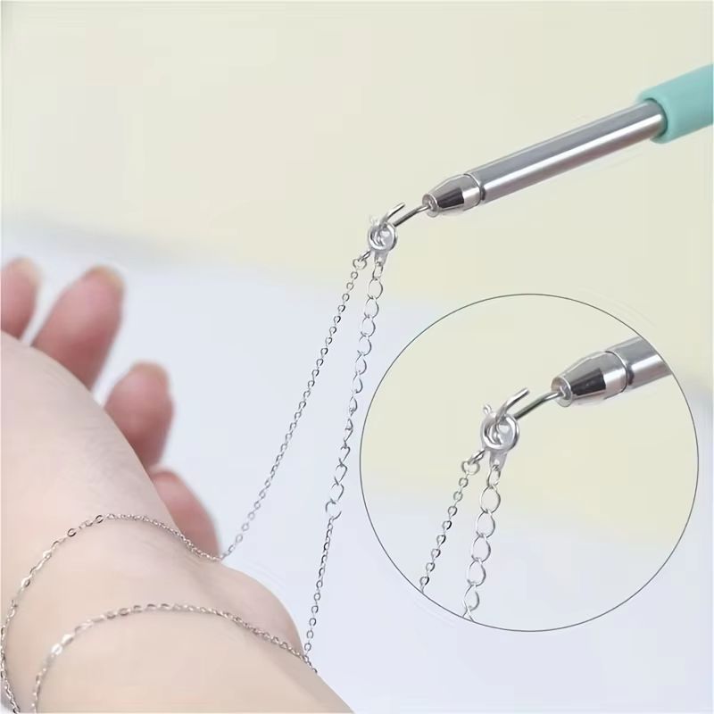 Bracelet Fastening Tool – One-Handed Jewelry Helper for Easy Bracelet and Clasp Attachment