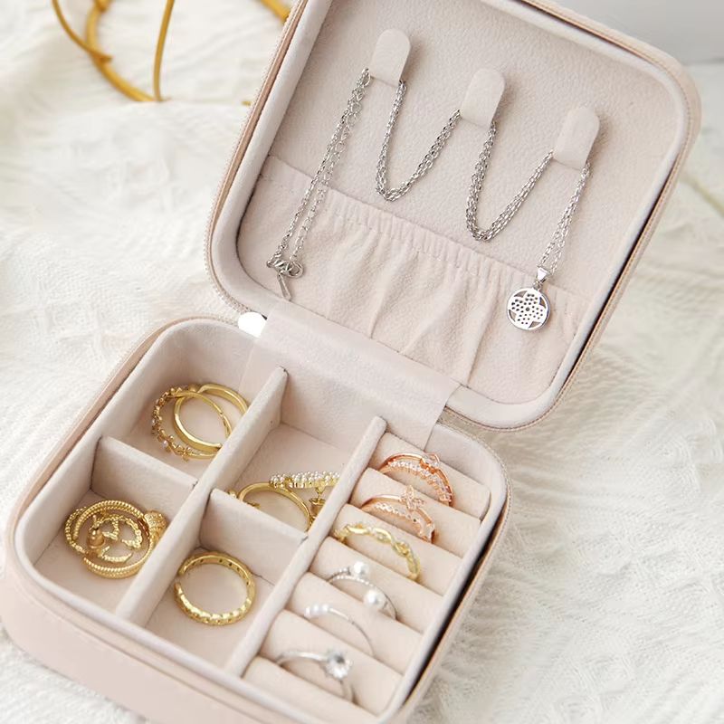 Single Layer Travel Jewelry Box Ladies Leather Jewelry Storage Box In Classic Black White And Fashion Pink