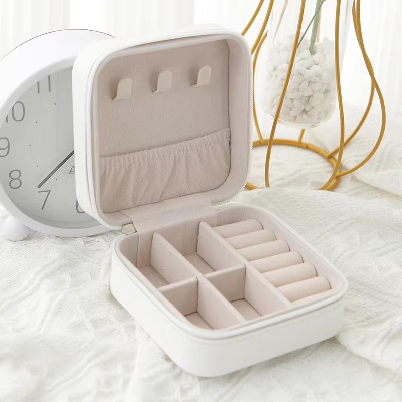 Single Layer Travel Jewelry Box Ladies Leather Jewelry Storage Box In Classic Black White And Fashion Pink