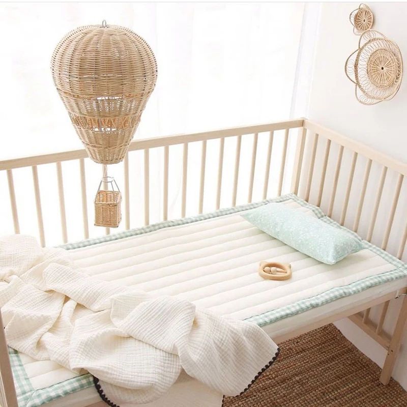 Handwoven Rattan Hot Air Balloon Hanging Decor – Kawaii Nursery Wall Ornament & Photo Prop